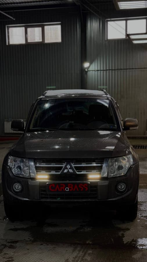 MITSUBISHI PAJERO