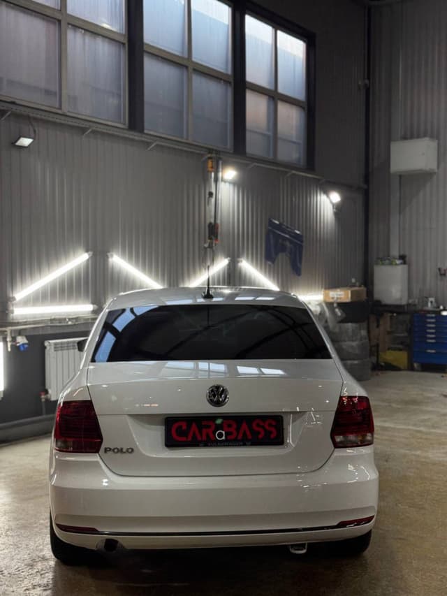 VW POLO