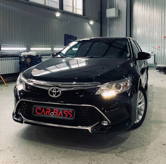 TOYOTA CAMRY