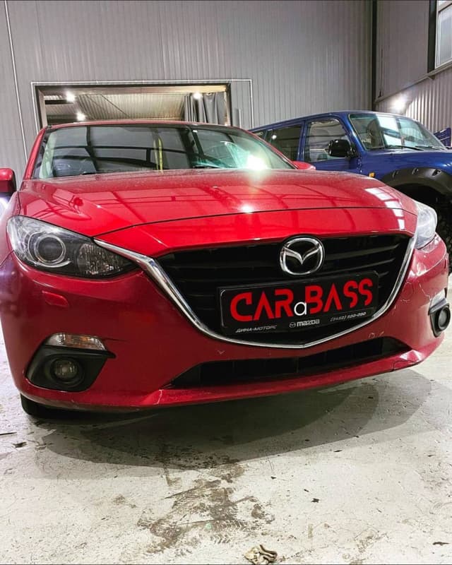 MAZDA 3
