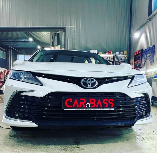 TOYOTA CAMRY