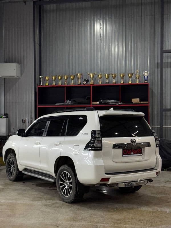 TLC PRADO