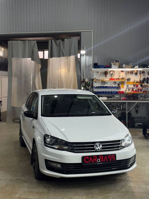 VW POLO